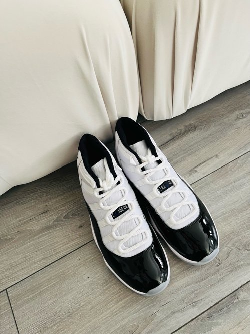 나이키 조던11 콩코드