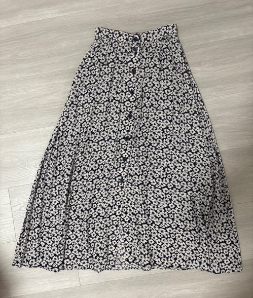 앤아더스토리즈 미디 스커트