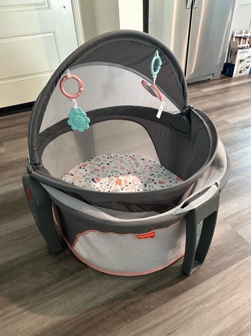 Fisher-Price Portable Bassinet On-The-Go Baby Dome