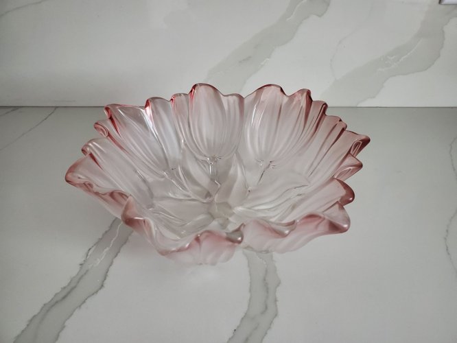 11" flower shape glass bowl