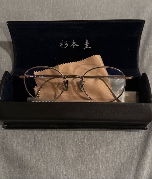 일본 안경 (스기모토 케이)