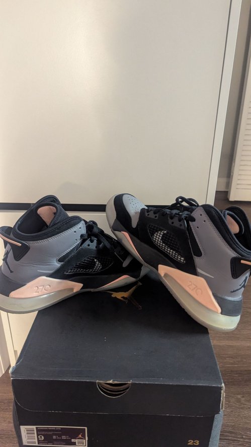 Jordan Mars 270 Black Gunsmoke Crimson Tint - 조던 마스270