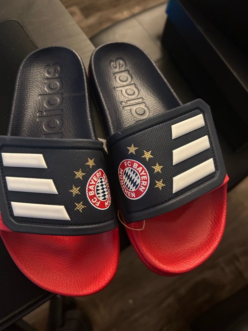 새상품)230, 240 FC 바이에른 슬리퍼 아디렛 아딜렛 슬라이드