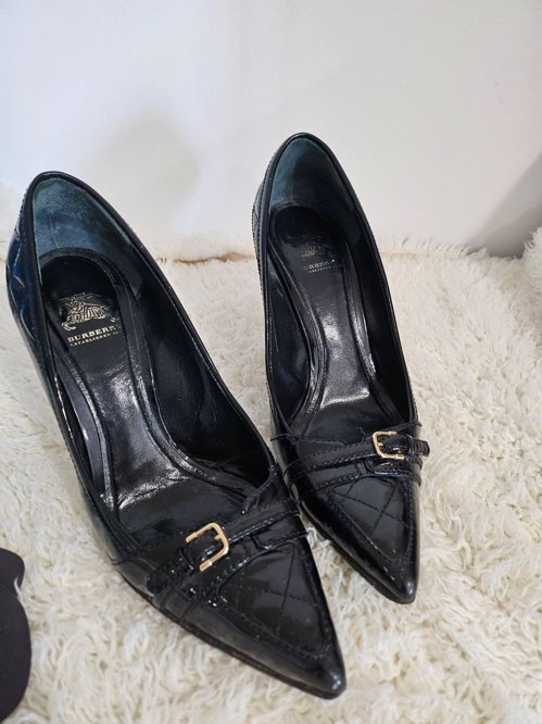버버리(정품) 구두  사이즈 39 생활기스 많음