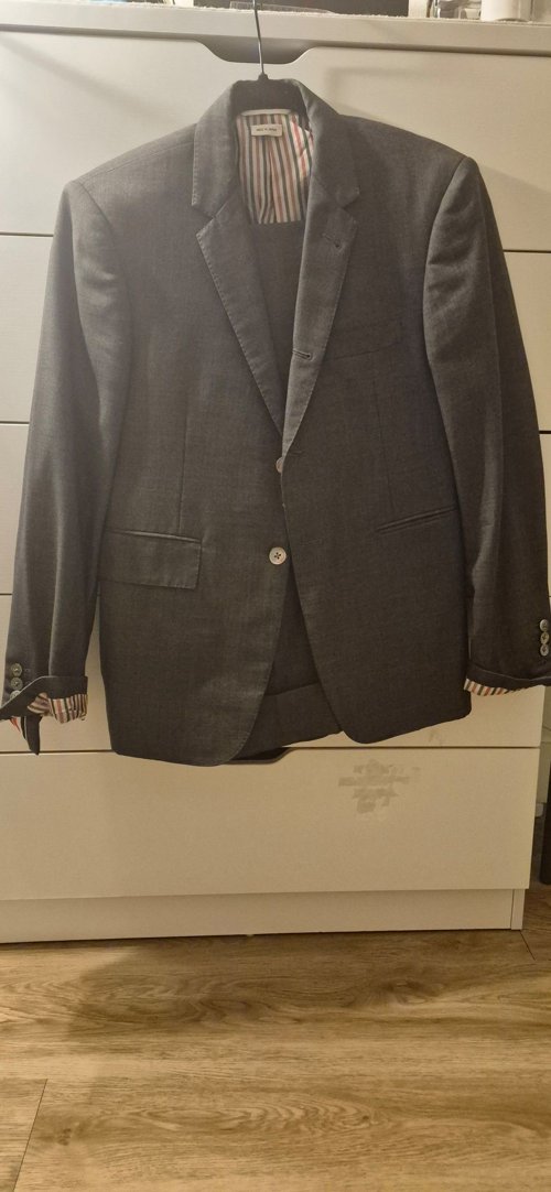 톰브라운 , 디올 수트