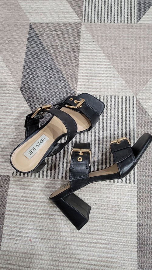 Steve Madden sandle