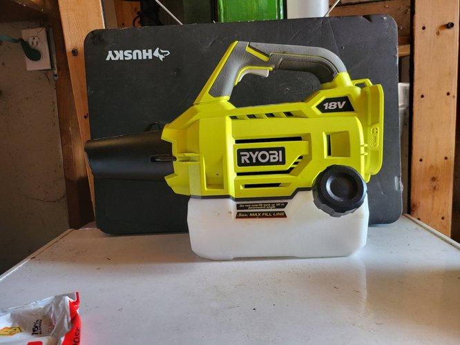RYOBI
18V ONE+ 무선 포거/미
스터(모델명: P2850 또는
P2805)