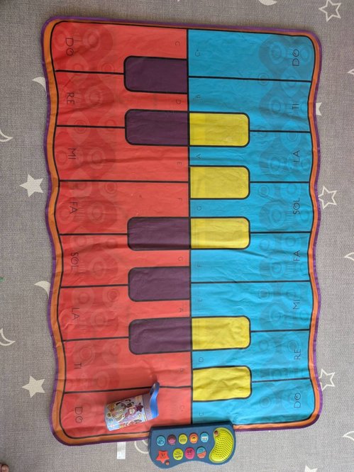 피아노 댄스매트와 세싸미 스트릿 알파벳