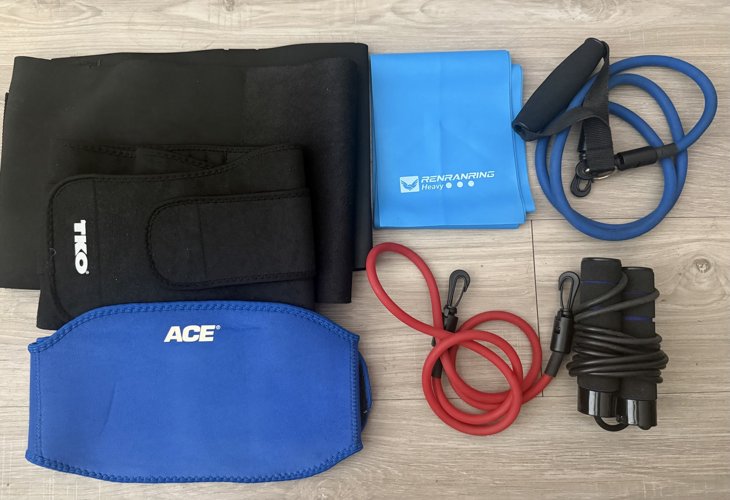 운동에 필요한 용품들(줄넘기 외)