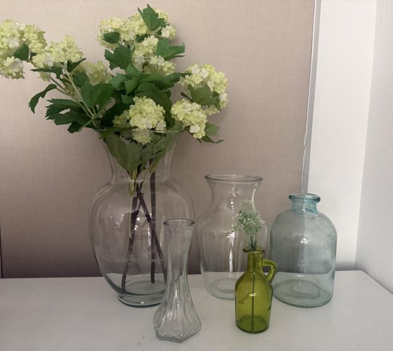 꽃병들과 조화(전부 $3)