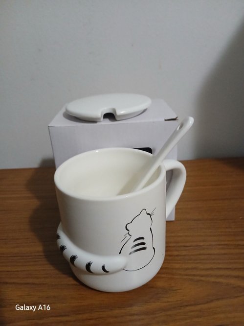 입체 고양이모앵 뚜껑과 스푼있는도자기컵세트