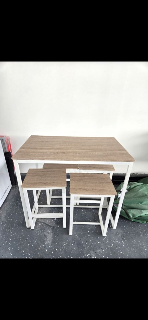 키친 아일랜드겸 식탁으로 사용가능한 테이블 세트 팝니다. 1베드 아파트에 좋아요