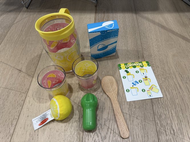 Melissa Doug lemonade play set