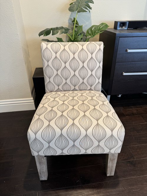 Accent chair