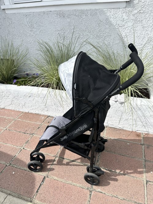 아이 경량 유모차(zeep) 판매해요