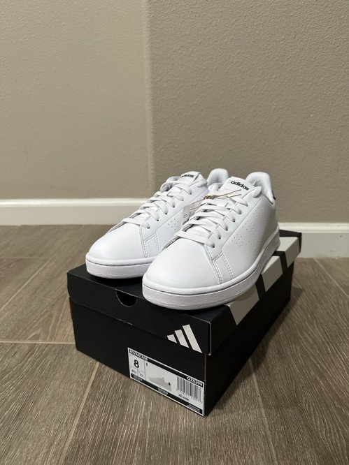 <새제품> 아디다스 스니커스 남 성용 신발 (사이즈8)