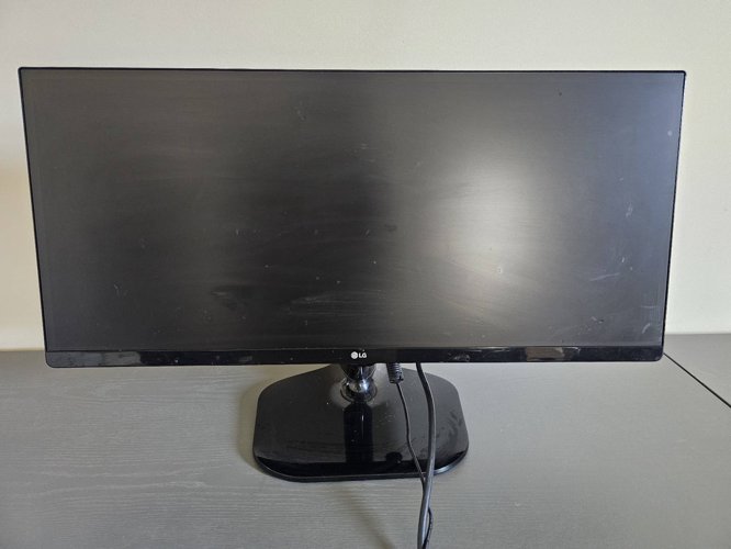 LG 19" 컴퓨터 모니터 팔아요.