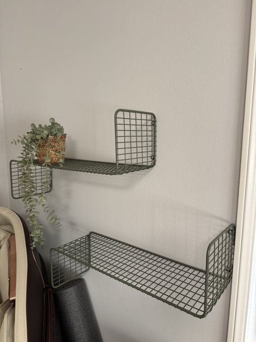 Wall shelf