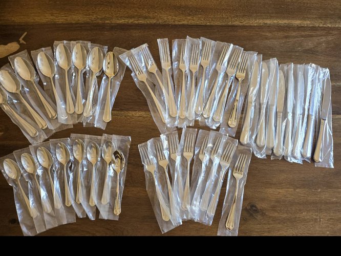 미카사(Mikasa) Colette 40피스 커틀러리 세트 - 미사용 새제품