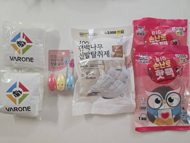 잡동사니 새상품일괄(우비2,칫솔걸이,탈취제,핫팩2)