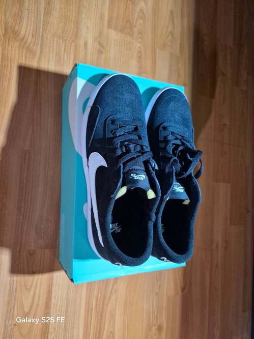 NIKE 운동화