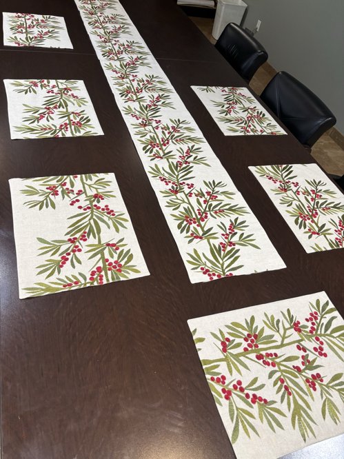 Table Runner & Placemats (6)
