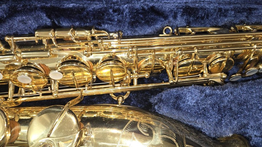 색소폰 Saxphone 삽니다. 안쓰고있는