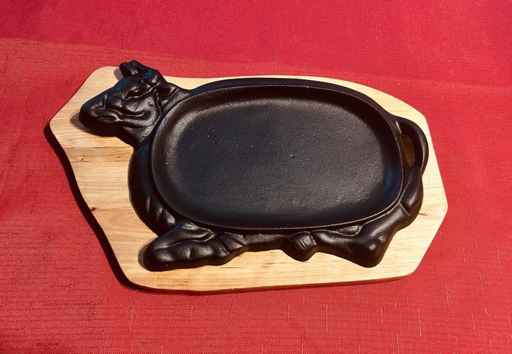 소 모양 무쇠 스테이크 판 & 나무 받침 세트