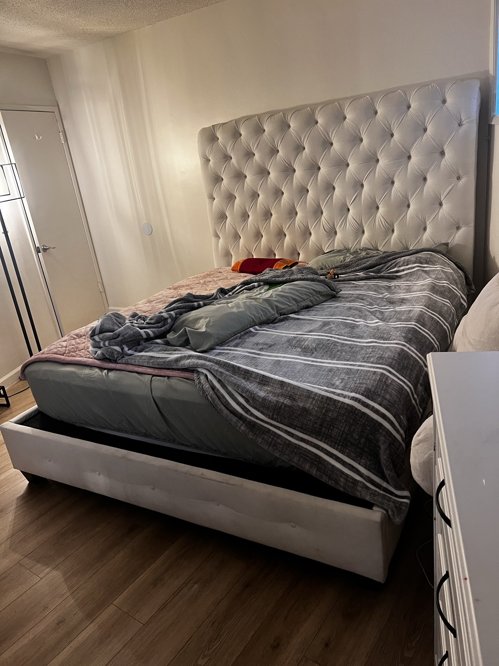 고급 패브릭 침대 프레임 (킹사이즈) – 깔끔하고 예쁜 디자인